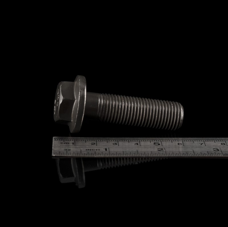 Болт маховика  