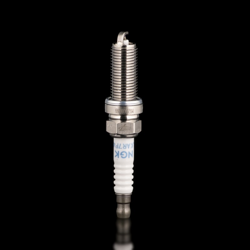 Свеча зажигания ILKAR7P 4D Свеча зажигания ILKAR7P 4D