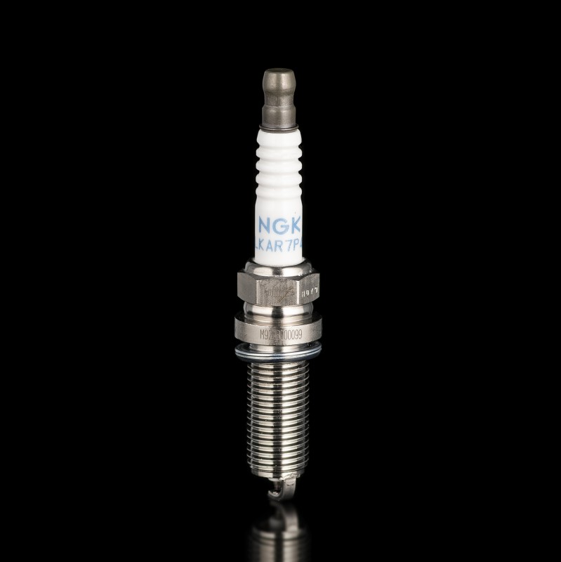 Свеча зажигания ILKAR7P 4D Свеча зажигания ILKAR7P 4D