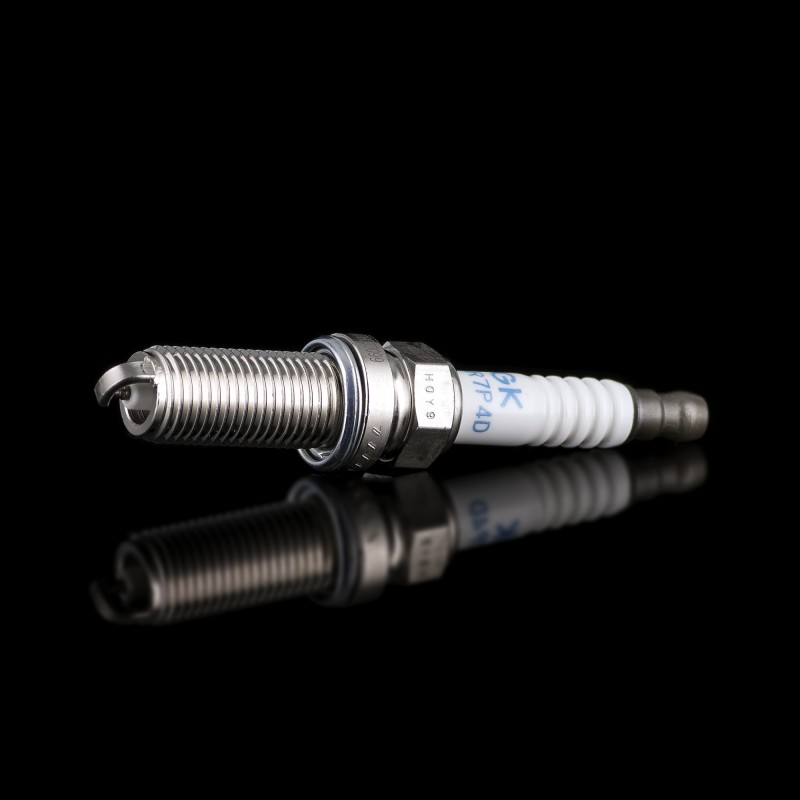 Свеча зажигания ILKAR7P 4D Свеча зажигания ILKAR7P 4D