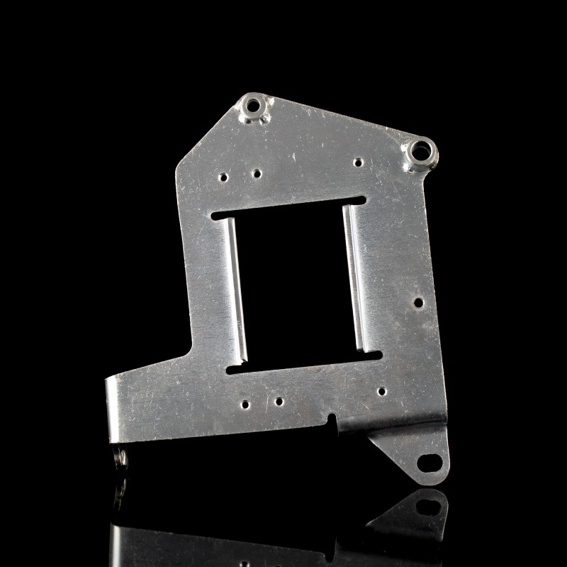 Разъем подключения блока управления двигателем Разъем подключения блока управления двигателем