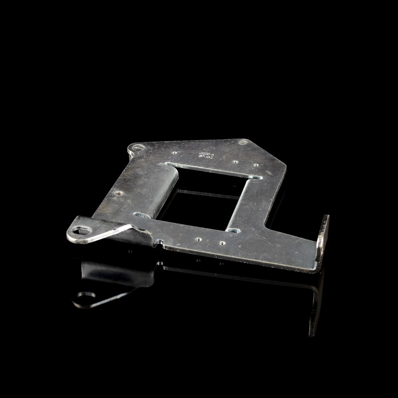 Разъем подключения блока управления двигателем YC6J210N-52 J4S00-3823360A