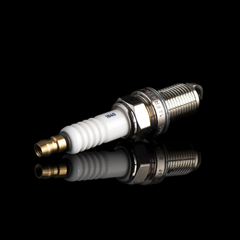 Свеча зажигания A0041594103 Свеча зажигания A0041594103