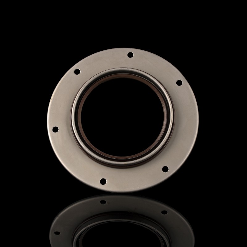 Сальник коленвала задний в сборе  