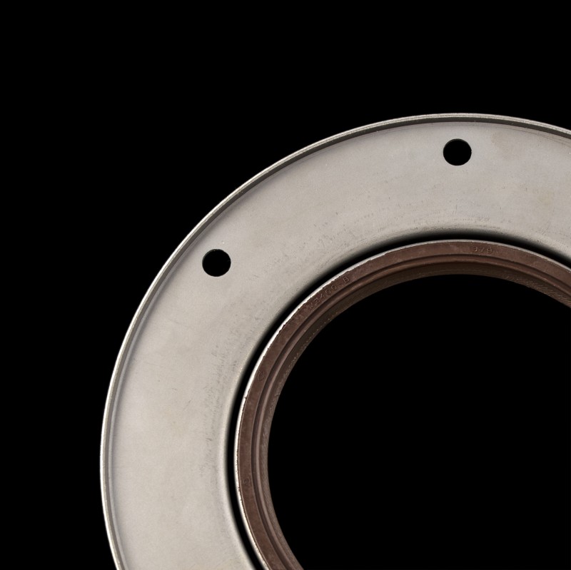 Сальник коленвала задний в сборе  