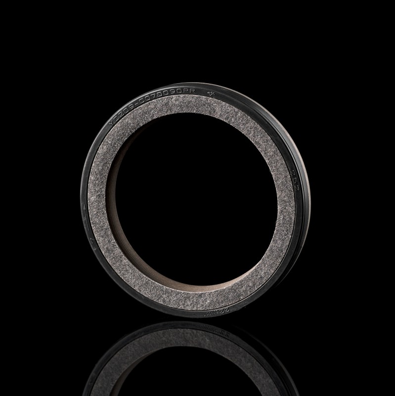 Сальник коленвала передний 70x90 YC209-C070090PR